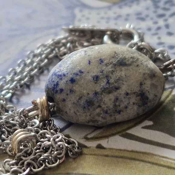 Lapiz Lazuli Pendant On A Silver   Necklace - Picture 6 of 9